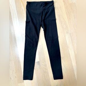 Athleta Girls- High Rise Powervita Chit Chat legging. Size 7. Great condition!